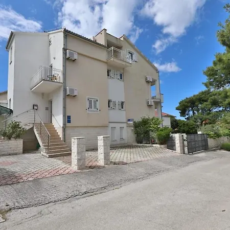 Apartment Okrug Donji 5244d *